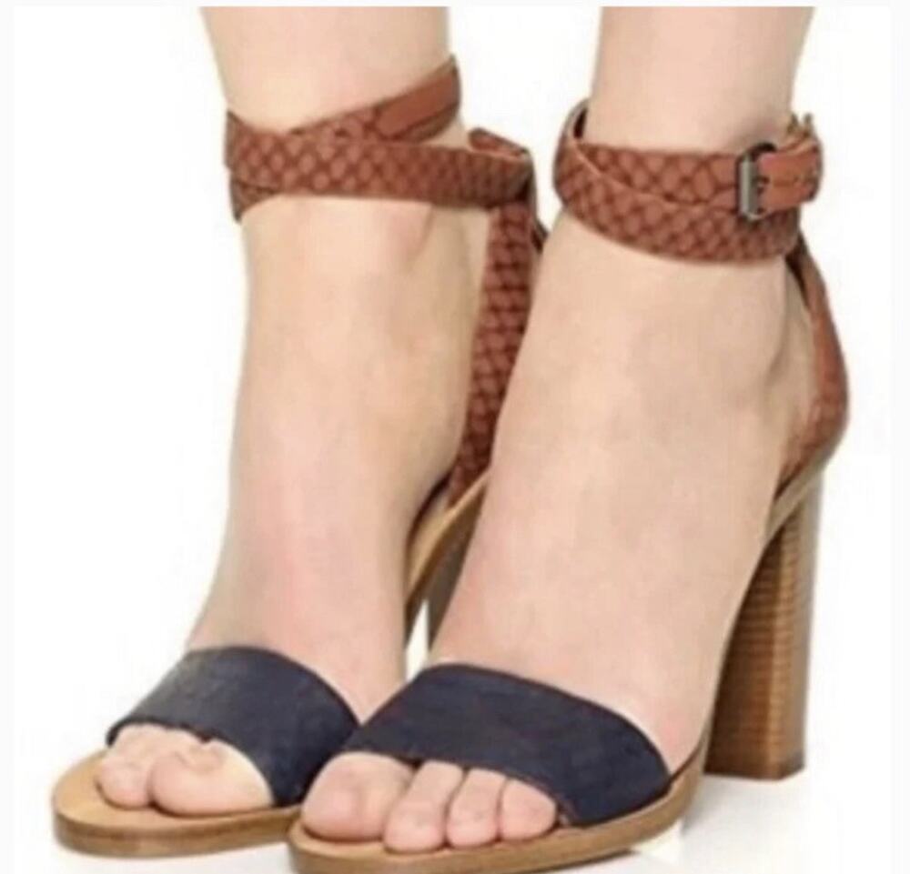VINCE Naya Leather Snake Embossed Wrap-Around Ankle Strap Sandals Womens SZ 7.5